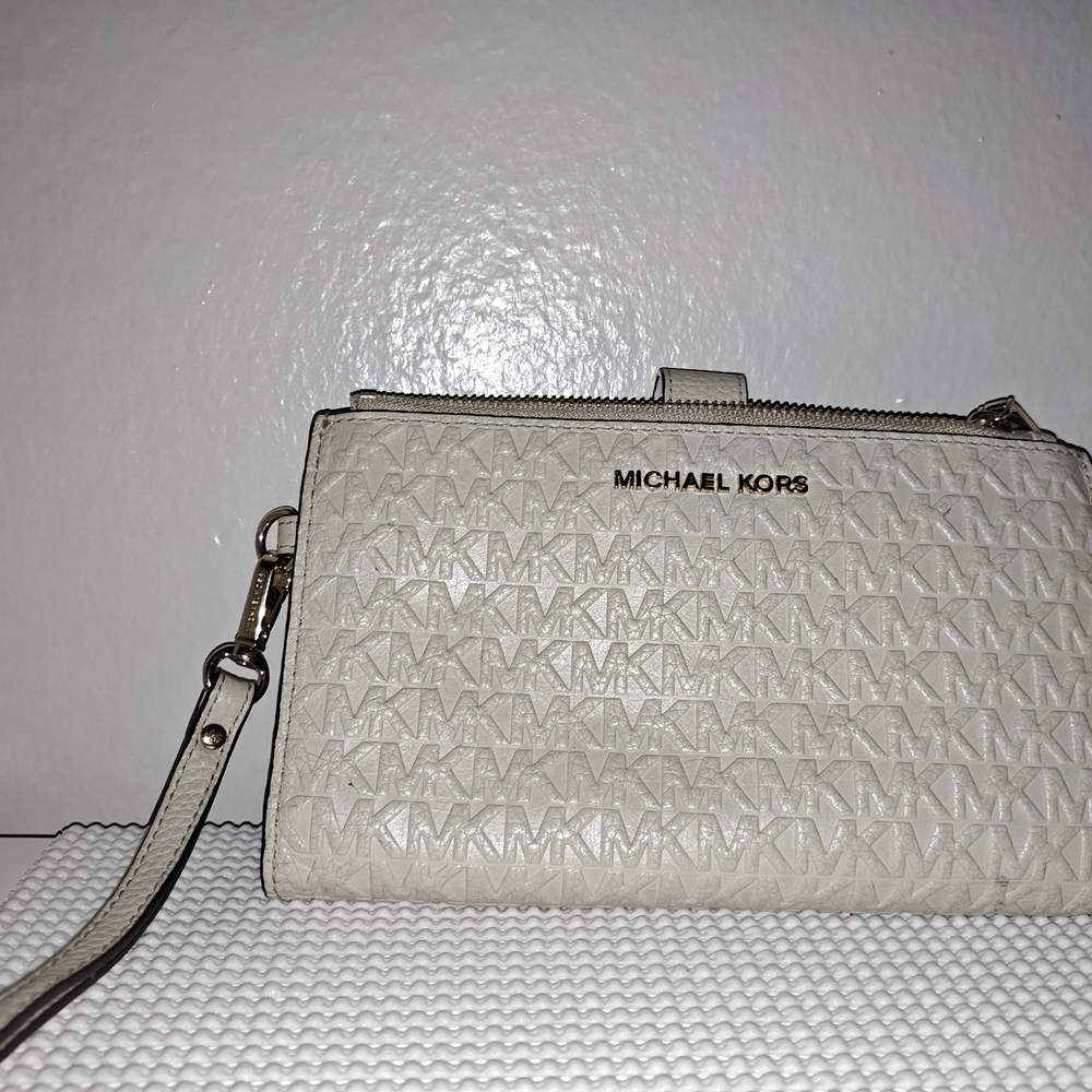 Michael Kors Cream Wristlet